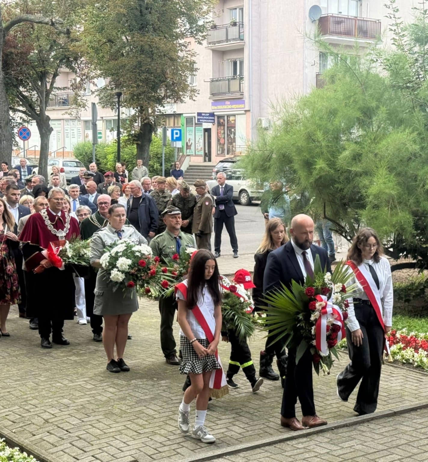 W hołdzie Bohaterom Powstania Warszawskiego!